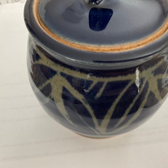 Gleason Brook Pottery Lidded Honey Pot - Picture 8 of 8